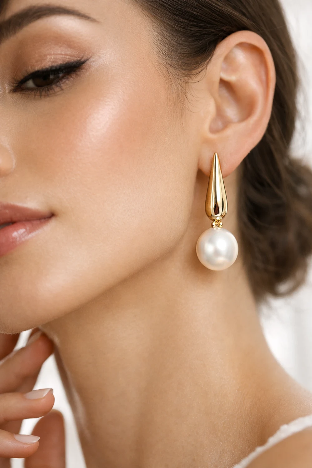 gold teardrop pearl drop earrings elegant minimal party jewelry