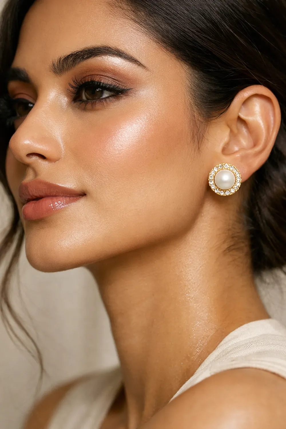 pearl halo gold stud earrings minimal classic party jewelry