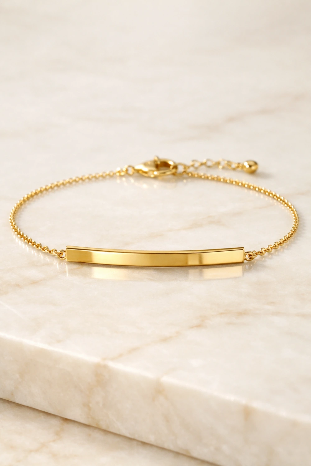 minimalist gold bar bracelet delicate women's bracelet with thin chain and polished gold bar centerpiece elegant old money jewelry aesthetic